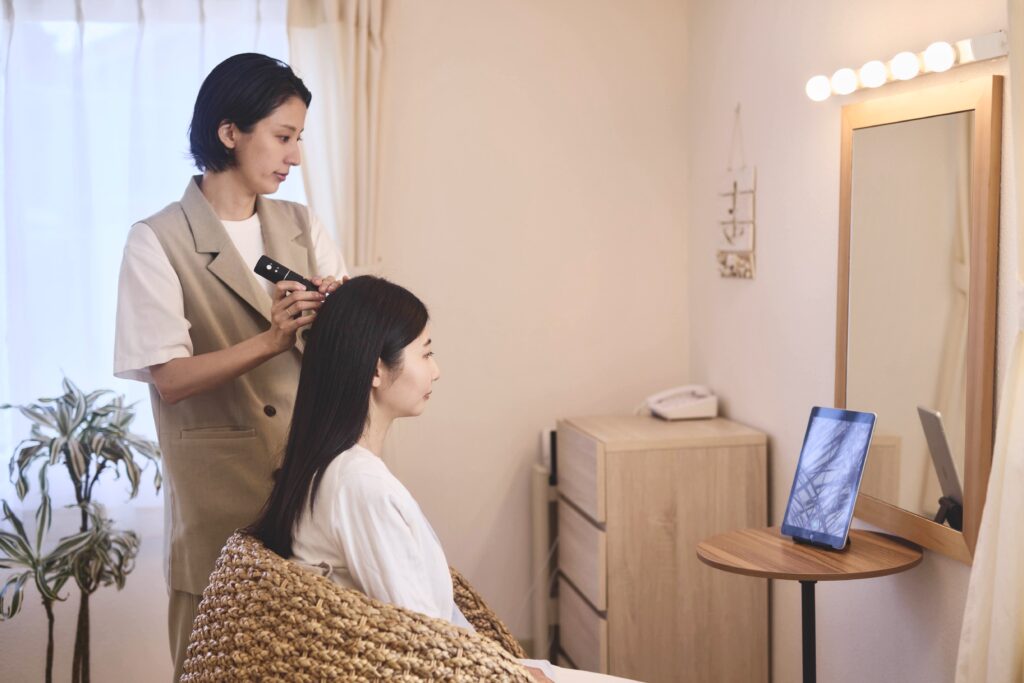 白髪はなぜ増える？見落としがちな原因とは